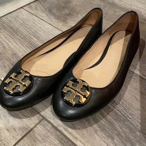 Tory Burch Multi Logo Ballet flat size 8.5